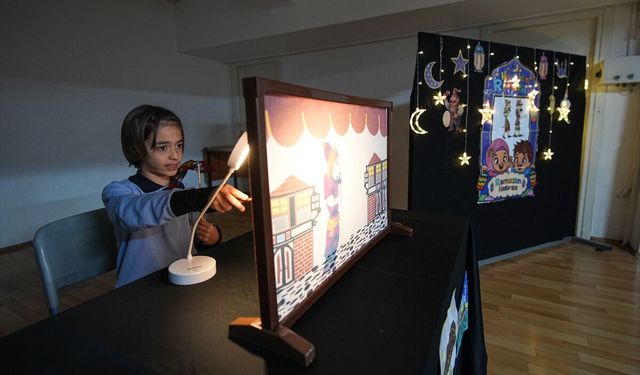 İzmir'de ilkokul öğrencilerinden 'Maarifin Kalbinde Ramazan' etkinliği