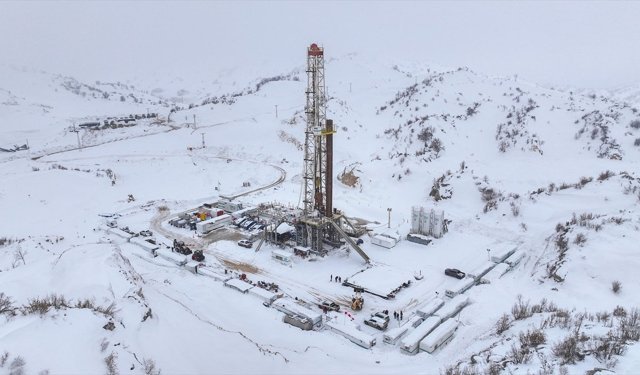 Kar kalınlığının 2,5 metreyi bulduğu Gabar'da petrol üretimi hız kesmeden sürüyor