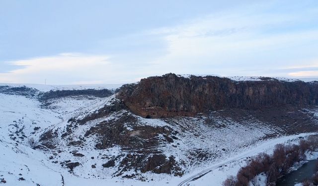 Karla kaplanan Akyaka Kanyonu dronla görüntülendi