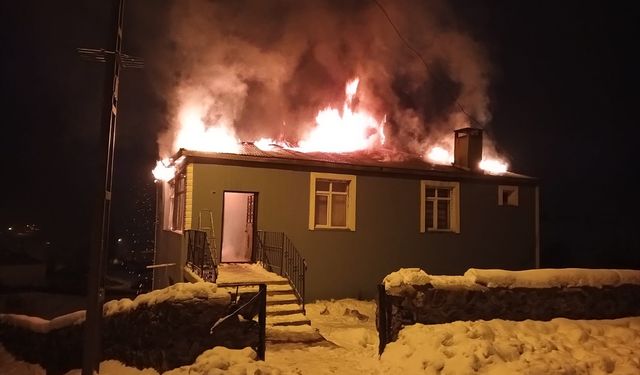 Kars'ta imamın evinde çıkan yangın söndürüldü