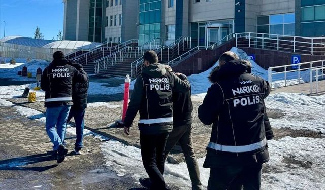 Kars'ta uyuşturucu operasyonunda 3 zanlı tutuklandı
