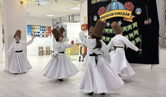 Kastamonu'da okul koridorları ramazan için süslendi