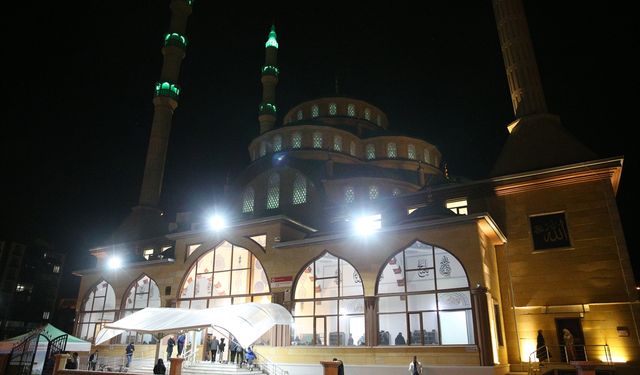 Kayseri ve çevre illerde Berat Kandili dualarla idrak edildi