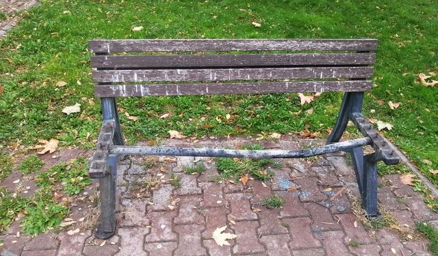 Kayseri'de park ve bahçelerdeki malzemelere zarar verilmesi kameralarda