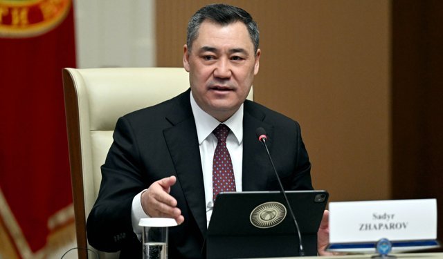 Kırgızistan Cumhurbaşkanı Caparov, AP heyetini kabul etti