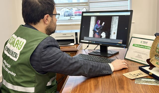 Kırşehir'de Yeşilay ve Türk Kızılay şube başkanları, AA'nın 'Yılın Kareleri' oylamasına katıldı