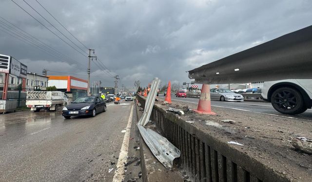 Kocaeli'de yan yola düşen otomobildeki 2 kişi yaralandı