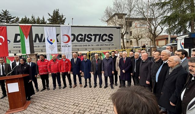 Kocaeli'den Gazze'ye 2 yardım tırı dualarla yola çıktı