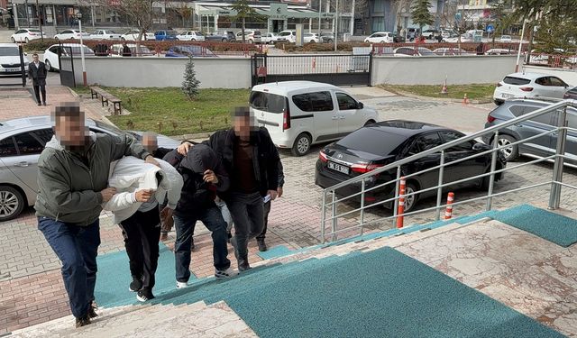 Konya'daki uyuşturucu operasyonunda 3 zanlı tutuklandı