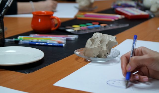 KÜÇÜK YAŞ, BÜYÜK SUÇ - Bağımlılık nedeniyle suça karışan çocuklar sanatla topluma kazandırılıyor