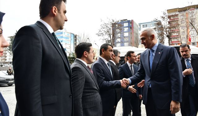 Kültür ve Turizm Bakanı Ersoy Batman'da 'AK Parti İl Danışma Toplantısı'nda konuştu: