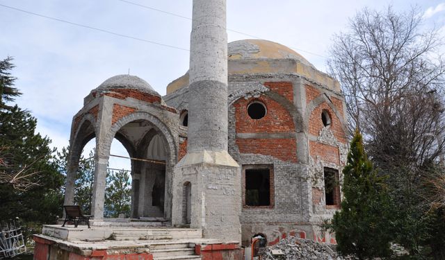 Kütahya'da Çinili Cami'nin yıkılarak yeniden yapılması için çalışmalar sürüyor