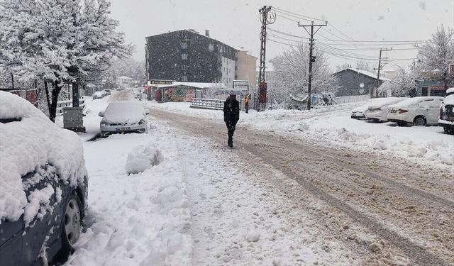 Malatya'nın Doğanşehir ilçesinde eğitime kar engeli