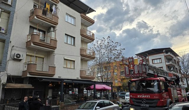 Manisa'da evde bir kişi ölü, eşi baygın bulundu