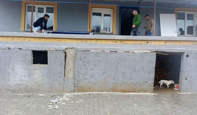 Manisa'da heyelan riski nedeniyle 10 ev tahliye edildi