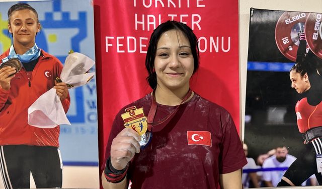 Milli halterci Zehranur Aslan'ın hedefi dünya şampiyonluğu