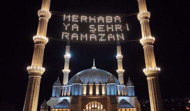 Mimar Sinan'ın 'ustalık eseri' Selimiye, yenilenen aydınlatmalarıyla görüntülendi