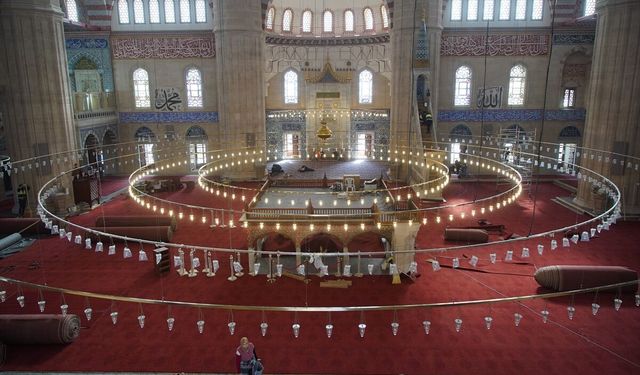 Mimar Sinan'ın 'ustalık eseri' Selimiye'ye metrekaresinde 729 bin ilmekli özel halı