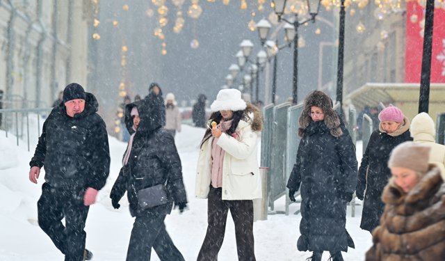 Moskova'da kar yağışı etkili oluyor