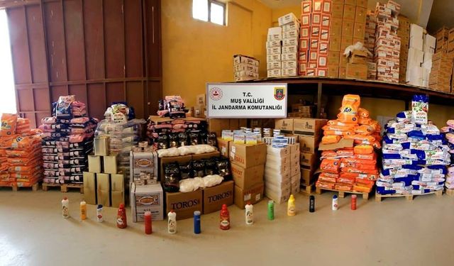 Muş'ta sahte temizlik ürünü ve bandrolsüz sigara malzemesi ele geçirildi