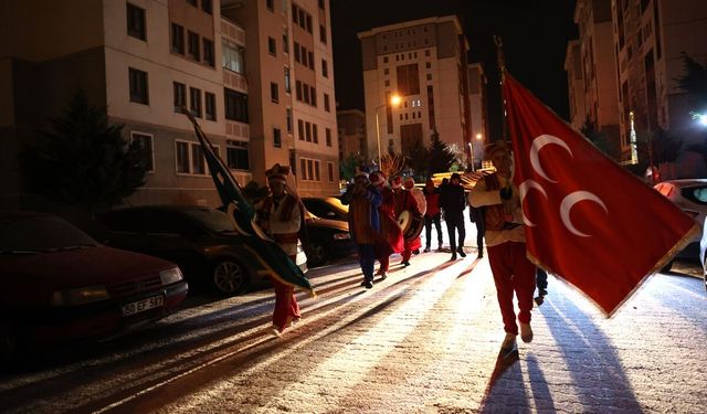 Nevşehir'de vatandaşlar sahura mehter takımının marşlarıyla kalktı