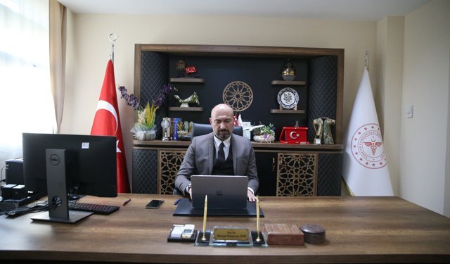 Niğde Ömer Halisdemir Üniversitesi Eğitim ve Araştırma Hastanesi Başhekimi Zor, AA'nın 'Yılın Kareleri' oylamasına katıldı