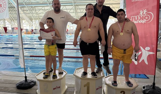 'Özel çocukların' yüzme mutluluğu