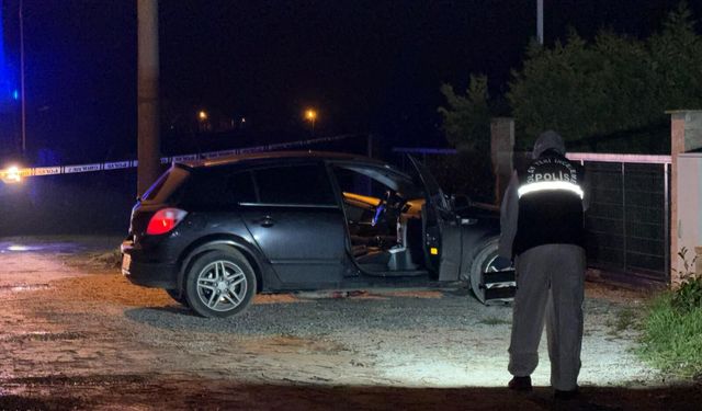 Sakarya'da 1 kişi aracında silahla vurulmuş bulundu
