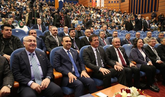 Sanayi ve Teknoloji Bakanı Kacır, Denizli'de 'Yüzyılın Konut Projesi' kura çekiminde konuştu: