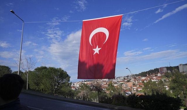 Şehit Hava Pilot Binbaşı Bolat'ın şehadet haberi İzmir'deki ailesine verildi