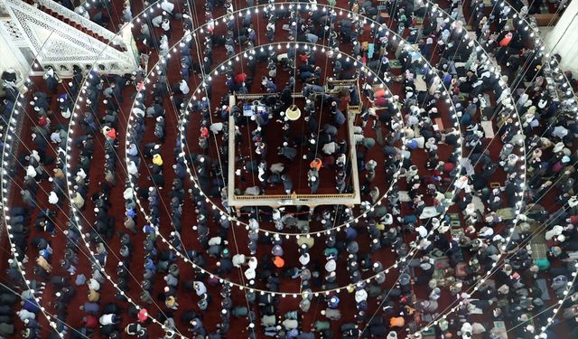 Selimiye Camisi'nde restorasyonun ardından ilk teravih heyecanı