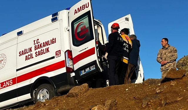 Siirt'te uçuruma yuvarlanan otomobildeki 1 kişi öldü, 1 kişi yaralandı