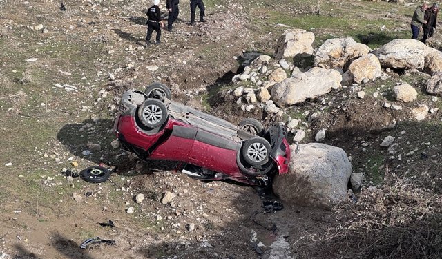 Şırnak'ta şarampole devrilen aracın sürücüsü ağır yaralandı