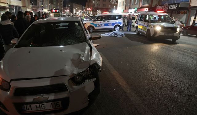 Sivas'ta teravihe giderken otomobilin çarpması sonucu yaralanan gelin de hastanede öldü