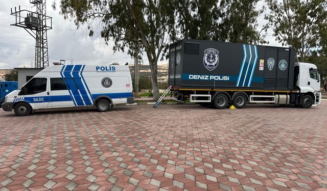 Sudaki delil avcıları Akdeniz'de zorlu eğitimden geçti