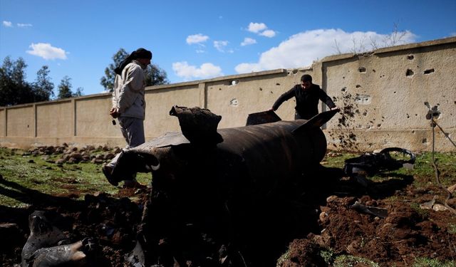 Suriye'nin Dera ve Kuneytra kentlerine füze kalıntıları düştü