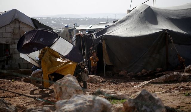 Suriye'nin kuzeybatısındaki kamplarda yaşayanlar ramazan ayına zor şartlarda giriyor