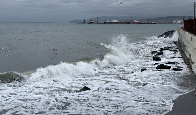 Tekirdağ'da poyraz deniz ulaşımını olumsuz etkiliyor