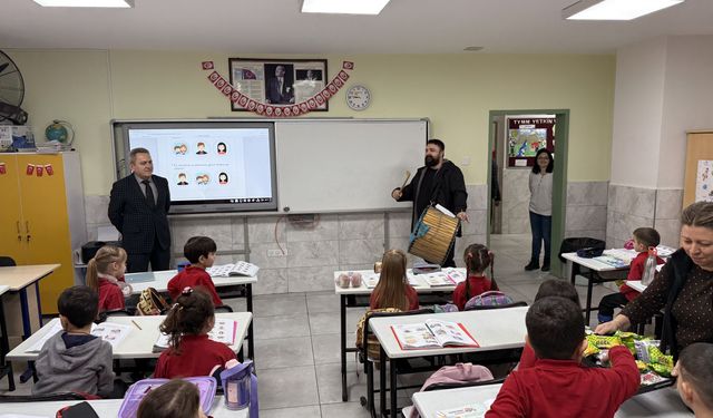 Tekirdağ'da sınıflarda öğrencilere davul çalınıp mani okundu