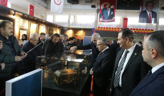 Tokat'ta açılan 'Kutsal Emanetler ve Vakıf Eserleri Sergisi' ilgi görüyor