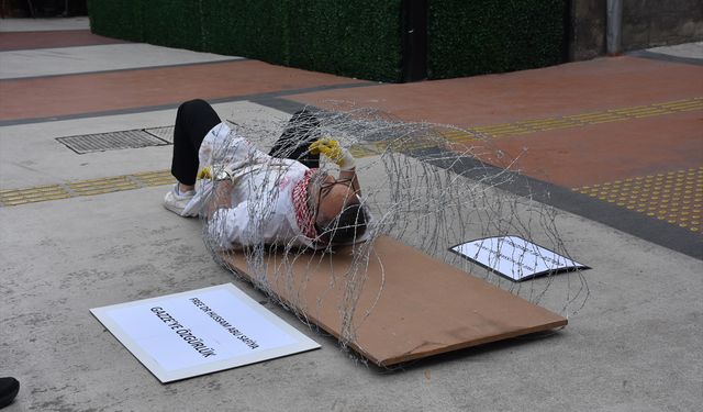 Trabzon'da akademisyenden Gazzelilere destek eylemi