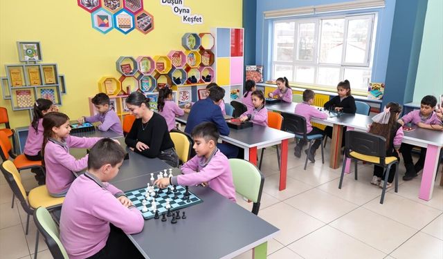 Tunceli'de öğrenciler akıl ve zeka oyunları sınıflarıyla zihinsel becerilerini geliştiriyor
