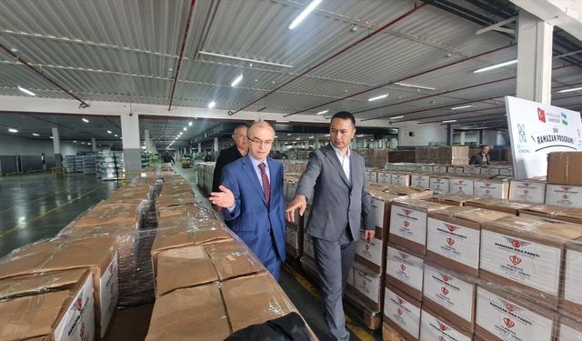 Türkiye Diyanet Vakfı, Özbekistan'da 900 aileye gıda yardımı yaptı