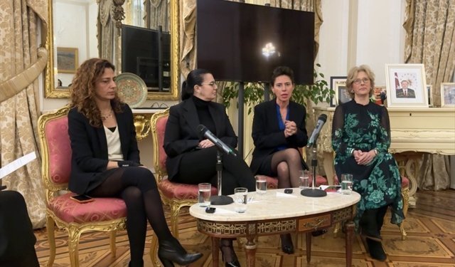 Türkiye ve İngiltere'nin ortak panelinde bilim ve teknolojide işbirliği ve kadınların rolü ele alındı