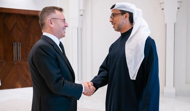 Türkiye'nin Abu Dabi Büyükelçisi Göktaş, BAE Devlet Başkan Yardımcısı Şeyh Mansur ile görüştü