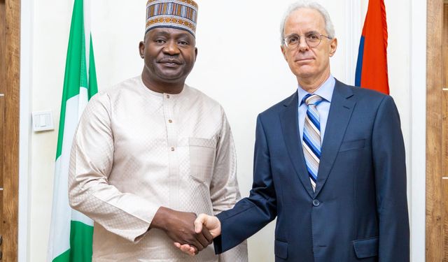 Türkiye'nin Abuja Büyükelçisi Poroy, Nijerya Savunma Bakanı Musa'yı ziyaret etti