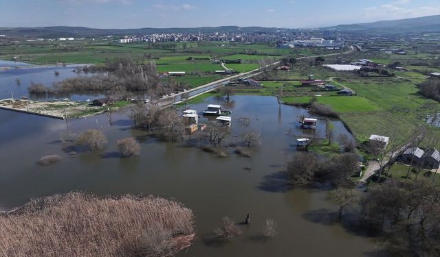 Uluabat Gölü'nde yağışların ardından su seviyesi yükseldi