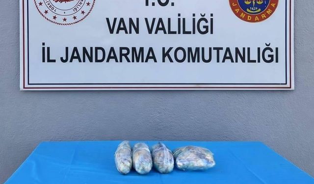 Van'da 1 kilo 978 gram esrar ele geçirildi