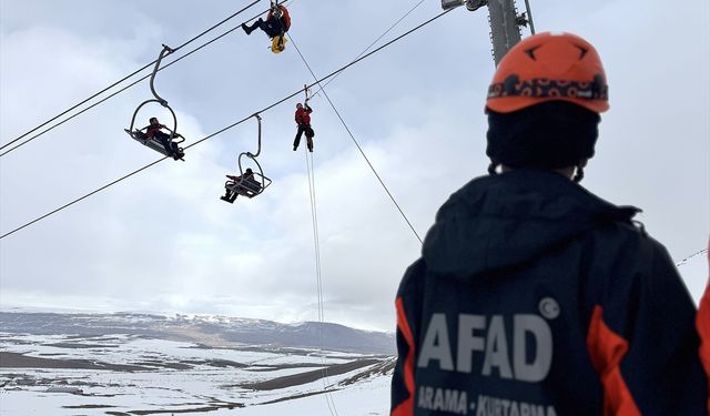 Van'da Abalı Kayak Merkezi'nde çığ tatbikatı yapıldı