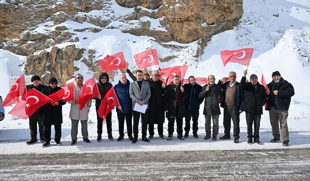 Van'daki çığlarda hayatını kaybedenler anıldı